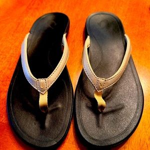 New OluKai Waterproof Sandals - Sz 9